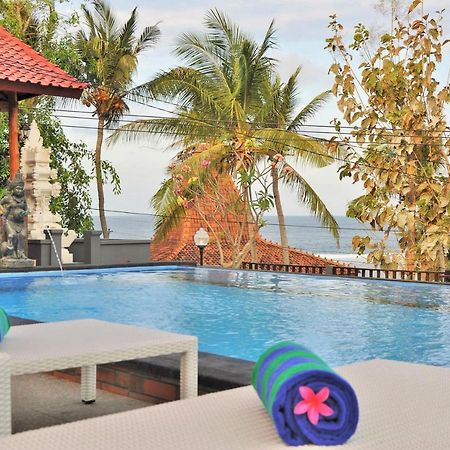 Batununggul Surya Chandra Beach Bungalow מראה חיצוני תמונה