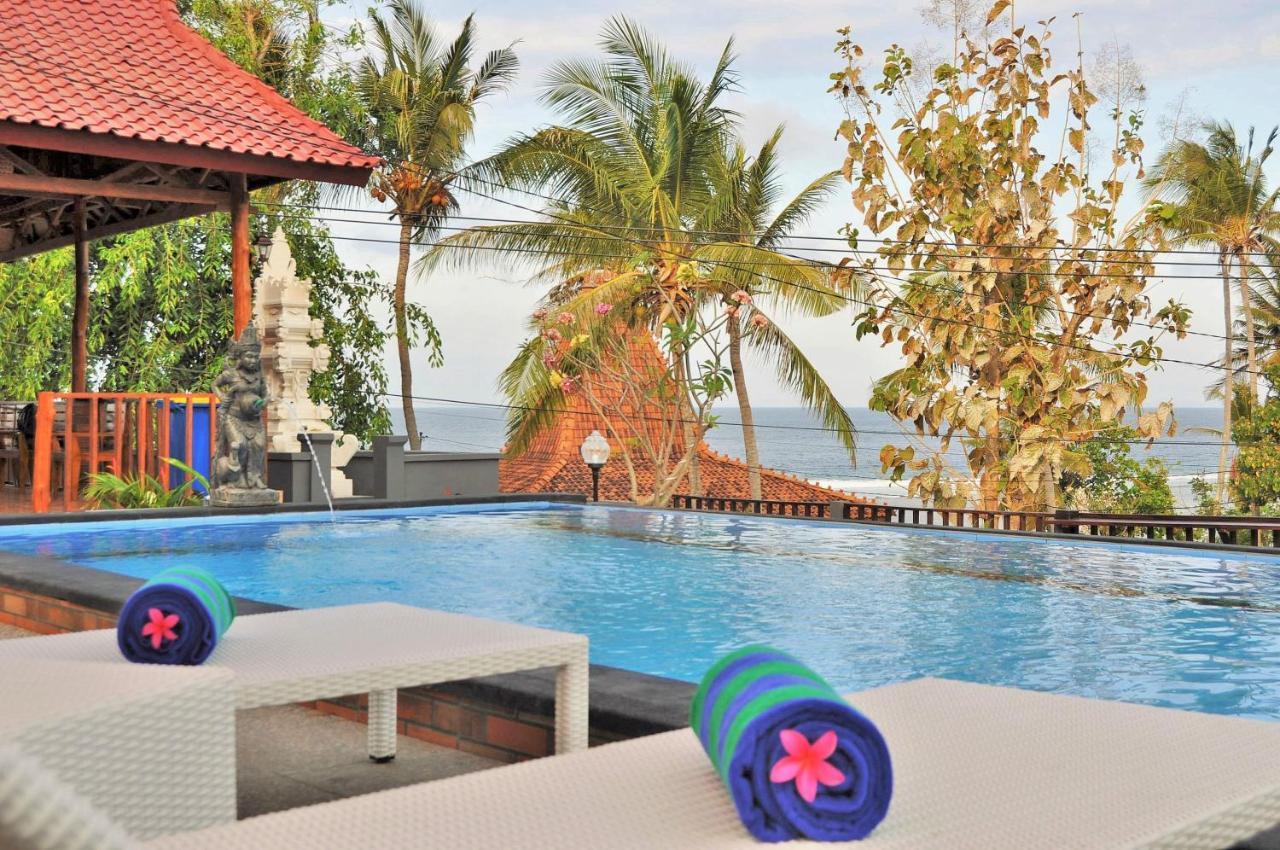 Batununggul Surya Chandra Beach Bungalow מראה חיצוני תמונה