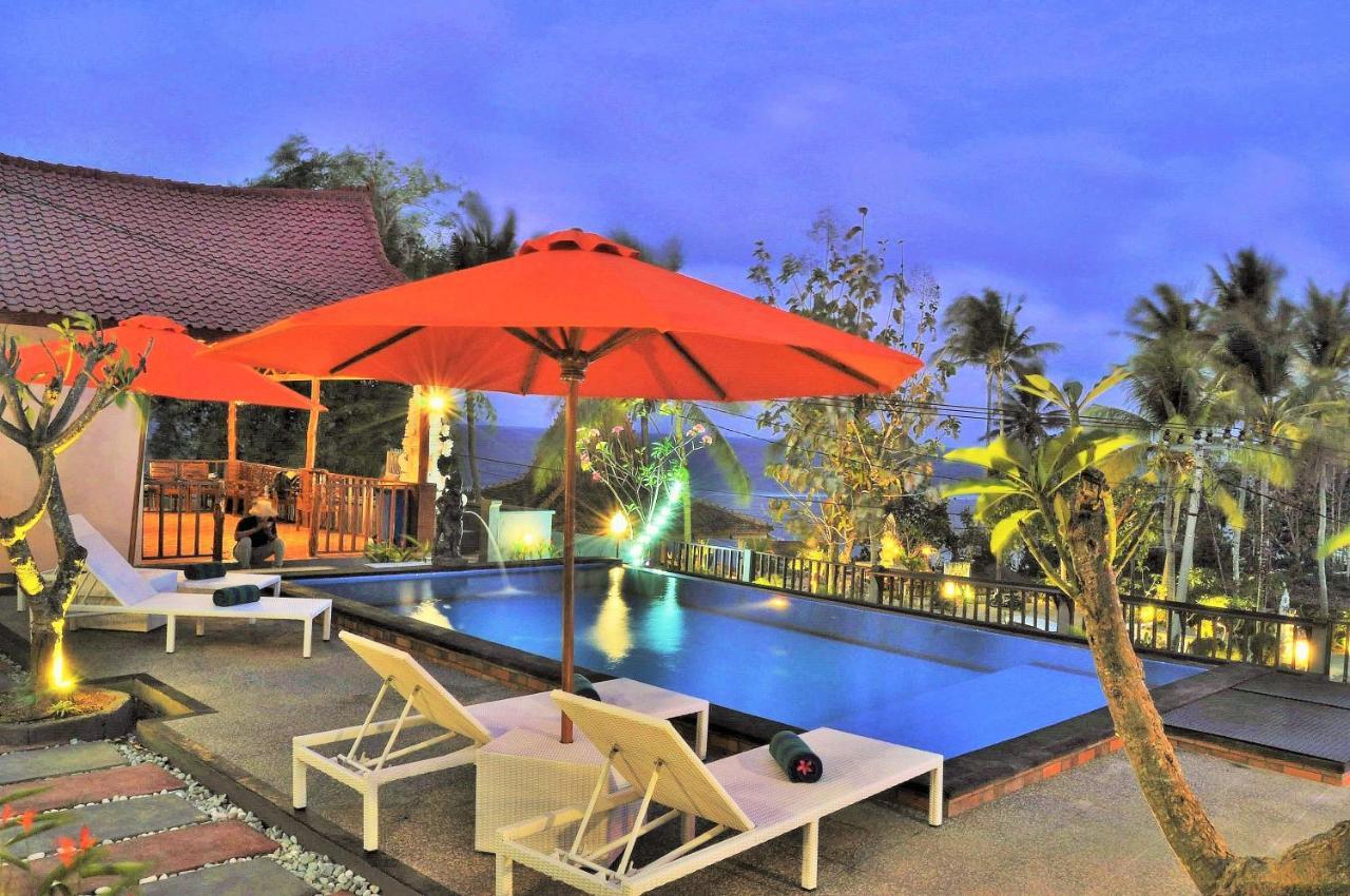 Batununggul Surya Chandra Beach Bungalow מראה חיצוני תמונה