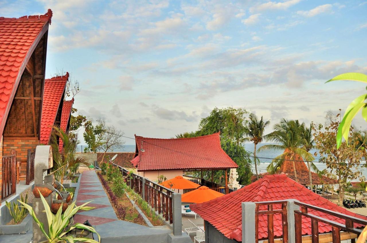 Batununggul Surya Chandra Beach Bungalow מראה חיצוני תמונה