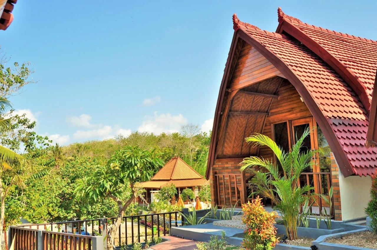 Batununggul Surya Chandra Beach Bungalow מראה חיצוני תמונה