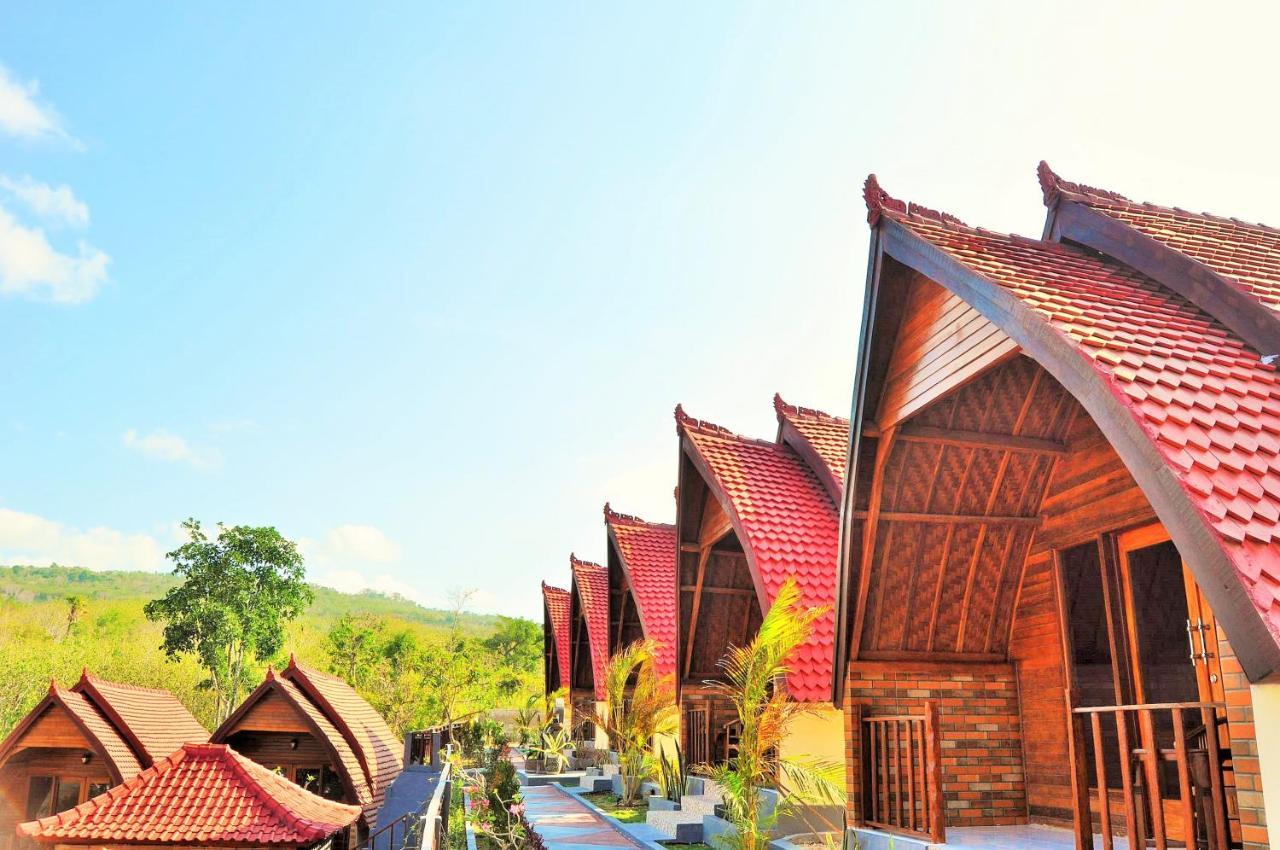 Batununggul Surya Chandra Beach Bungalow מראה חיצוני תמונה