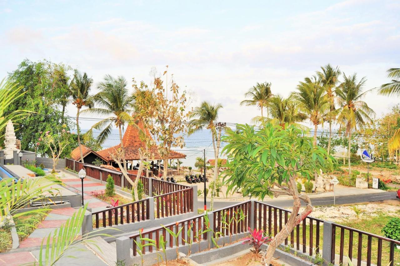 Batununggul Surya Chandra Beach Bungalow מראה חיצוני תמונה