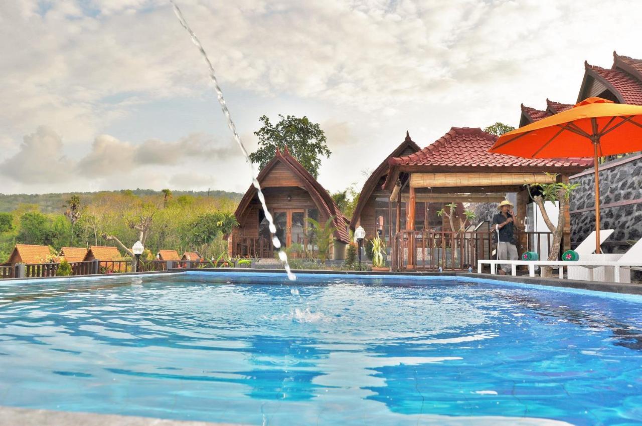 Batununggul Surya Chandra Beach Bungalow מראה חיצוני תמונה
