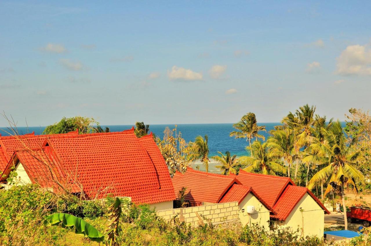 Batununggul Surya Chandra Beach Bungalow מראה חיצוני תמונה