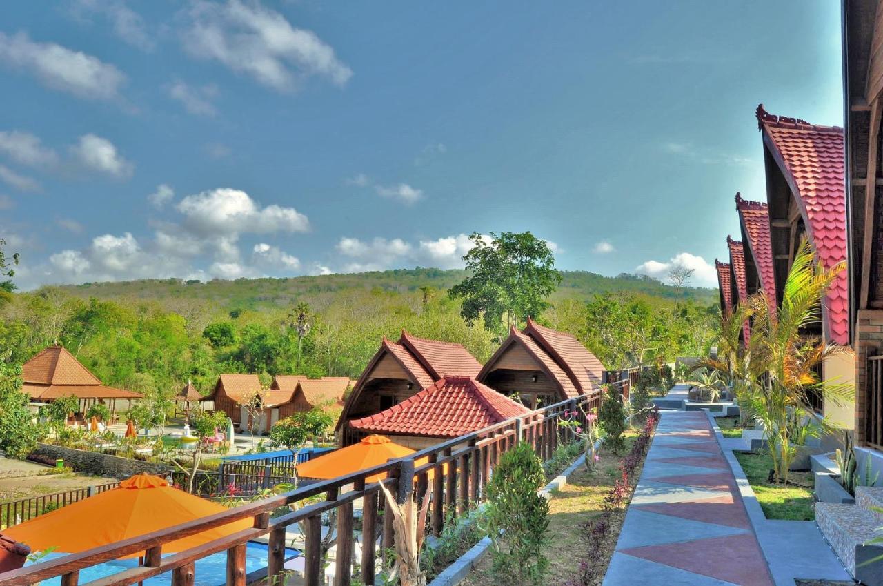 Batununggul Surya Chandra Beach Bungalow מראה חיצוני תמונה