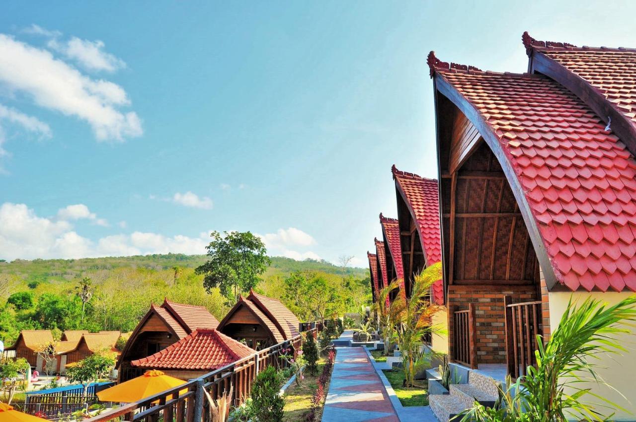 Batununggul Surya Chandra Beach Bungalow מראה חיצוני תמונה