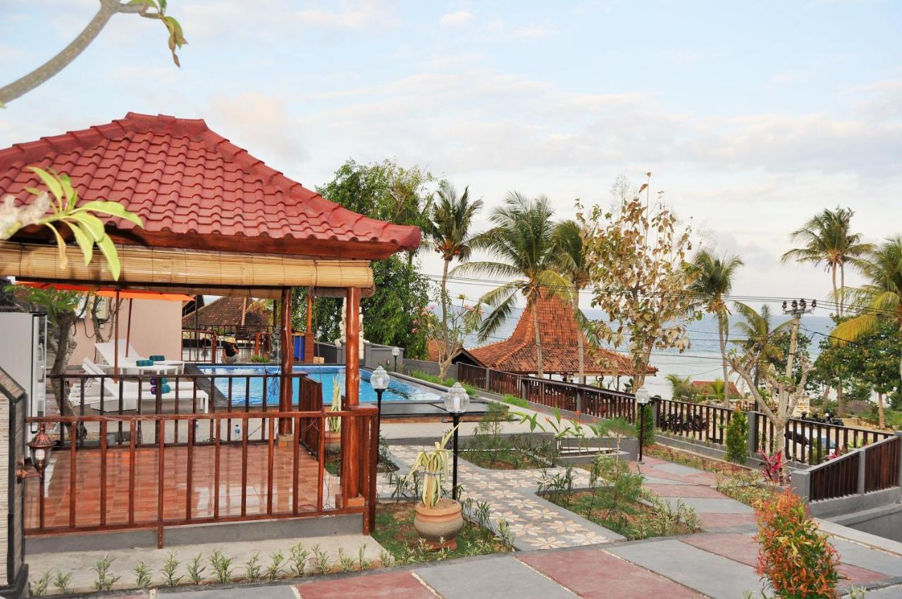 Batununggul Surya Chandra Beach Bungalow מראה חיצוני תמונה