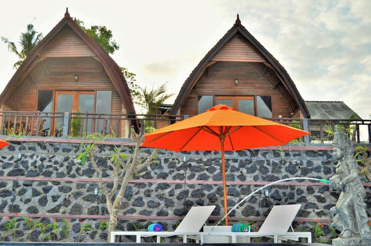 Batununggul Surya Chandra Beach Bungalow מראה חיצוני תמונה