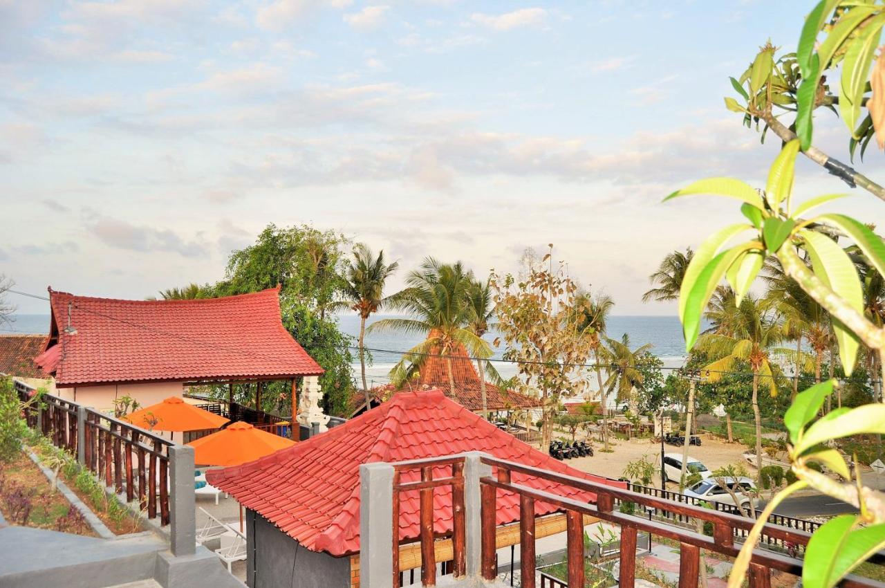 Batununggul Surya Chandra Beach Bungalow מראה חיצוני תמונה