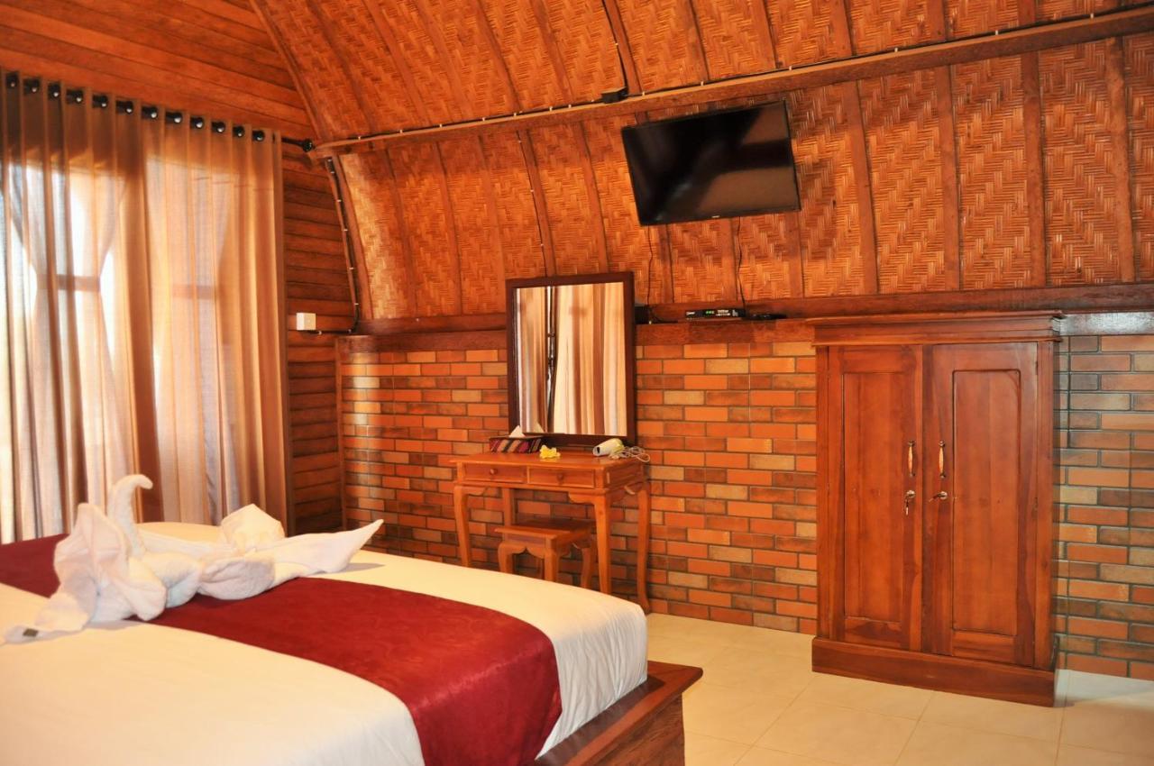 Batununggul Surya Chandra Beach Bungalow מראה חיצוני תמונה