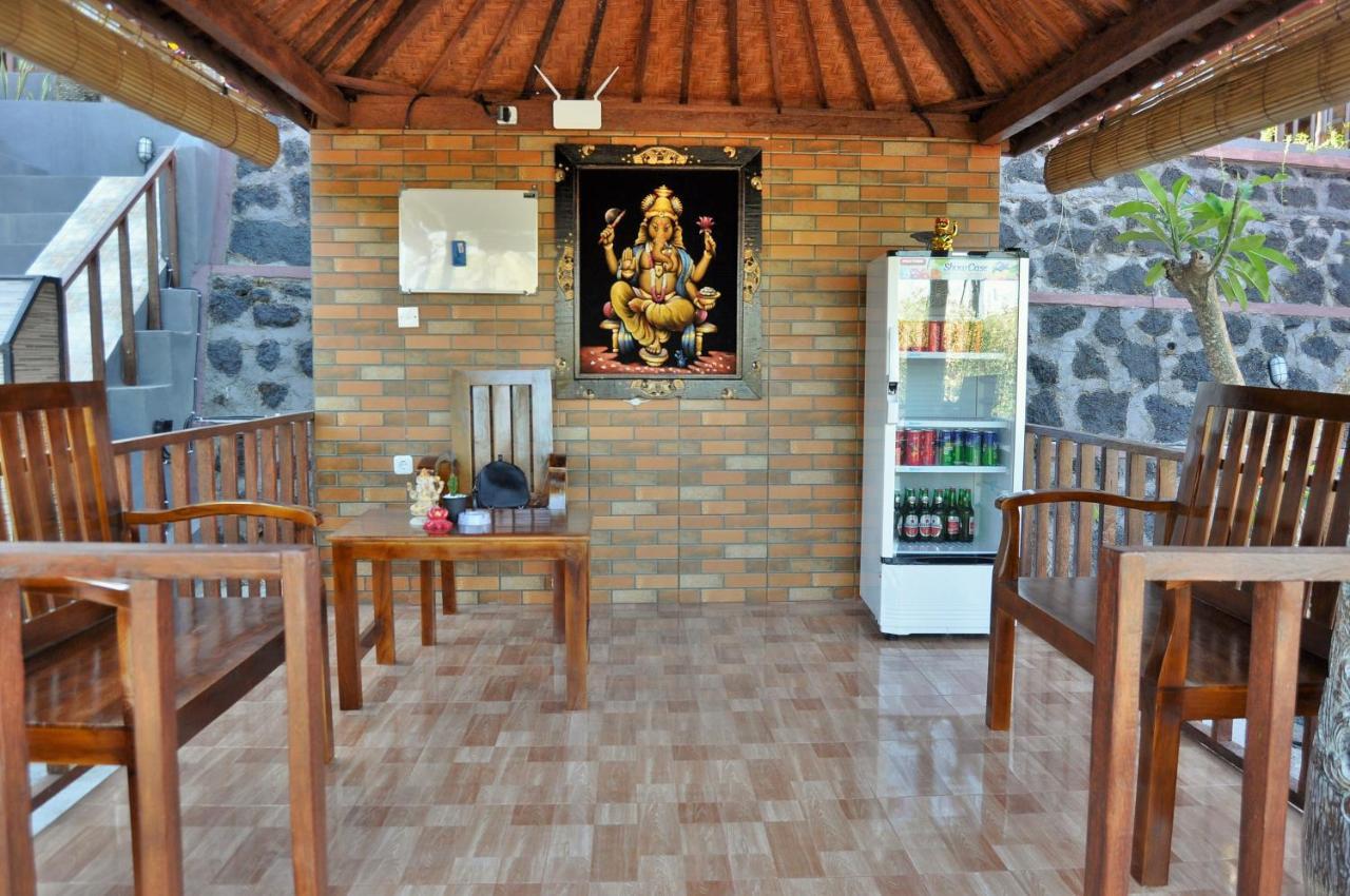 Batununggul Surya Chandra Beach Bungalow מראה חיצוני תמונה