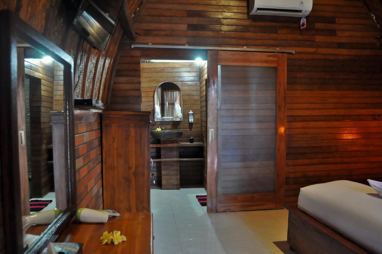 Batununggul Surya Chandra Beach Bungalow מראה חיצוני תמונה